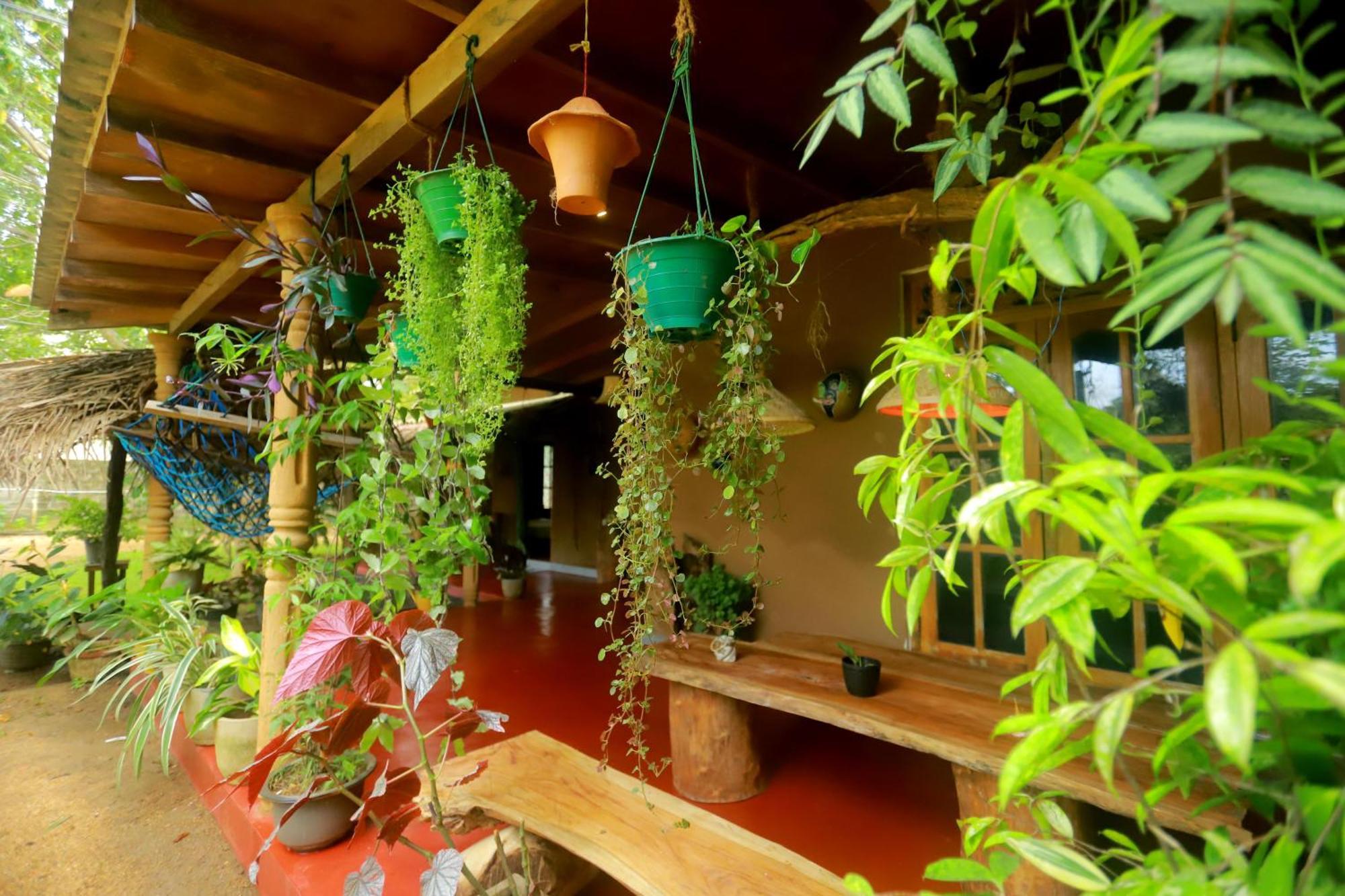 Dinna Nature Hostel Сигирия Екстериор снимка
